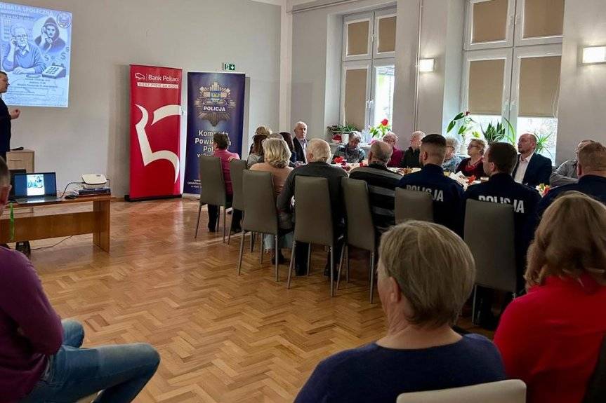 Debata "Bezpieczny Senior - Jak Nie Dać Się Oszukać" w Temeszowie