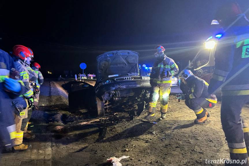 Miejsce Piastowe. Audi uderzyło w przepust