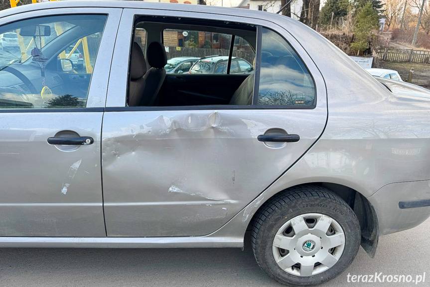 Kolizja na skrzyżowaniu o ruchu okrężnym w Krośnie