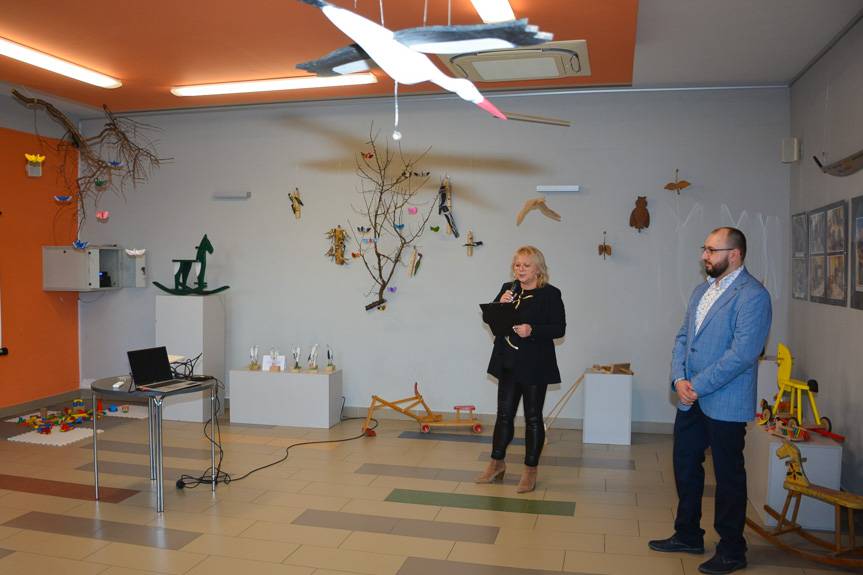 Koniki, kołyski, ptaszki. Jarosław Wnęk i jego świat drewnianych zabawek