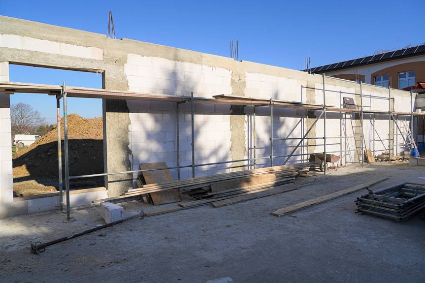 Budowa sali gimnastycznej w Żarnowcu idzie zgodnie z planem