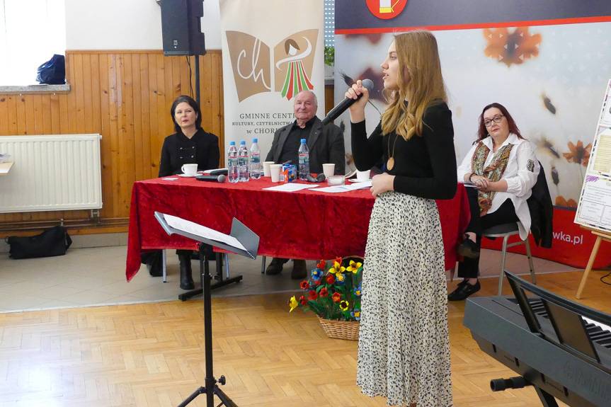 Wiersze, śpiew i teatr w Chorkówce. Tak wyglądały "Wagary z poezją"