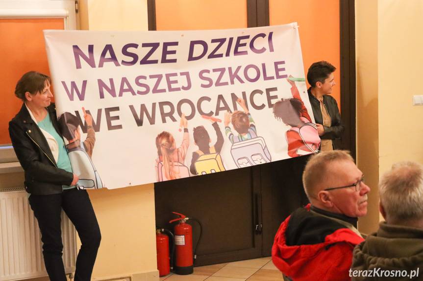 Rodzice walczą. Spór o trzecią grupę przedszkola we Wrocance [ZDJĘCIA]