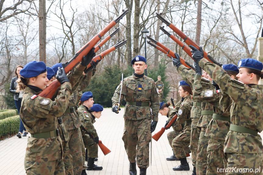 Dzień otwarty LO w Jedliczu: odbicie zakładników, pokaz musztry paradnej