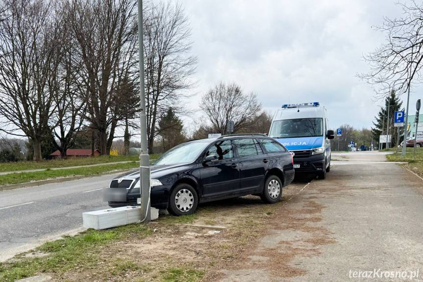 47-latka zaparkowała skodę, a ta... postanowiła odjechać