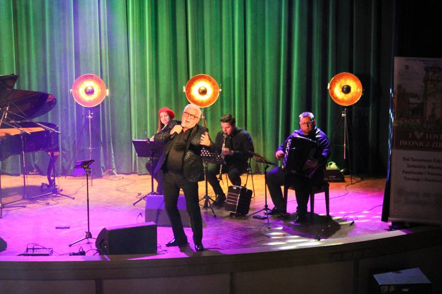 "Ulicami paryskich wspomnień". Wojciech Bardowski oczarował Iwonicz-Zdrój