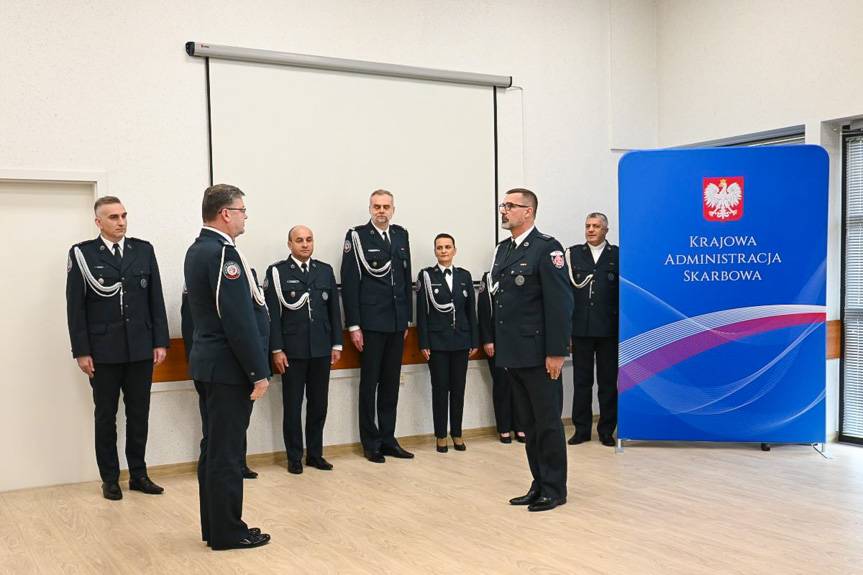 14 kobiet i 20 mężczyzn zasiliło szeregi Służby Celno-Skarbowej