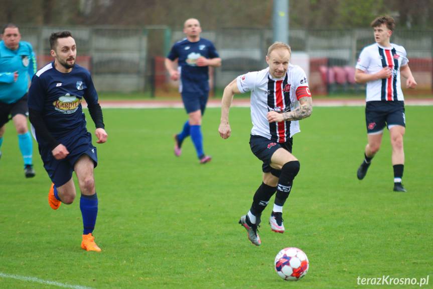 Wysoka wygrana Startu Rymanów z Głowienką. Klasyczny hat trick Rafała Nikodego