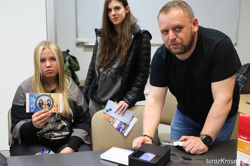 Dzień otwarty w ZSKU w Krośnie: fotografia dronowa i sprzedaż internetowa [ZDJĘCIA]