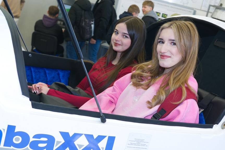 Dzień otwarty w "Mechaniku". Laboratoria, roboty i pasja do techniki