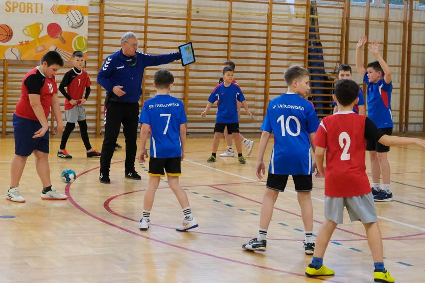 Rogi górą w III Gminnym Turnieju Piłki Ręcznej