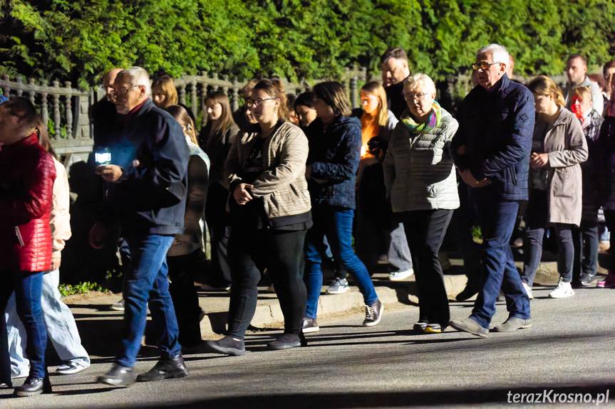 Wielki Czwartek we Wrocance. Droga Krzyżowa przeszła ulicami miejscowości