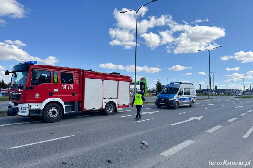 Kierowca volkswagena "skosił" barierki