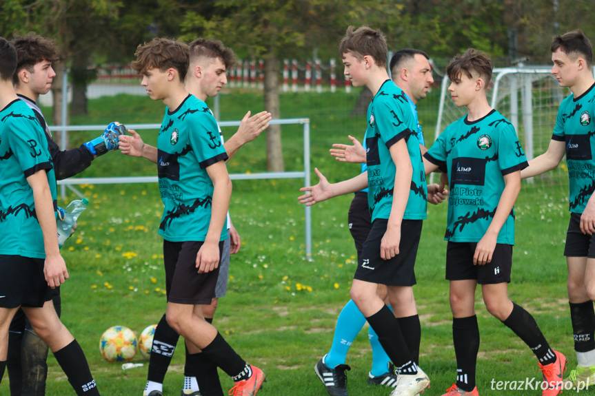 Juniorzy Iwonki Iwonicz wciąż niepokonani [ZDJĘCIA]