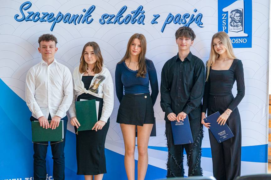 Maturzyści "Szczepanika"  zakończyli naukę. Przed nimi najważniejszy egzamin