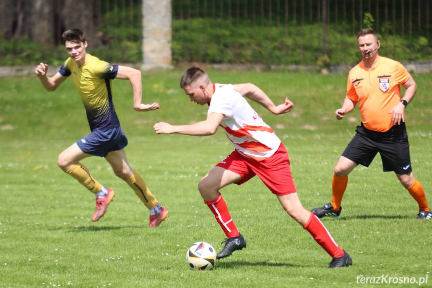 Dwór Kombornia - Victoria Kobylany: grad bramek i niewykorzystany karny [ZDJĘCIA]