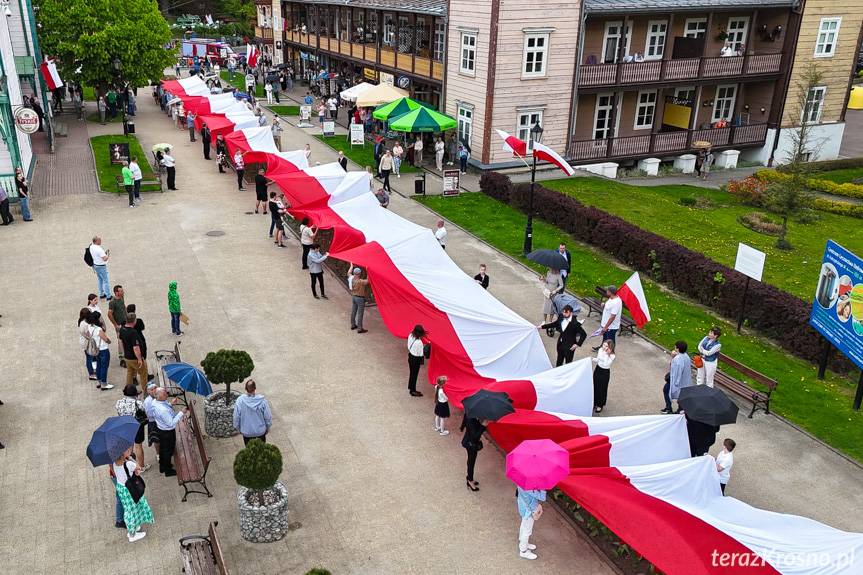 210-metrowa flaga po raz pierwszy na ulicach Iwonicza-Zdroju