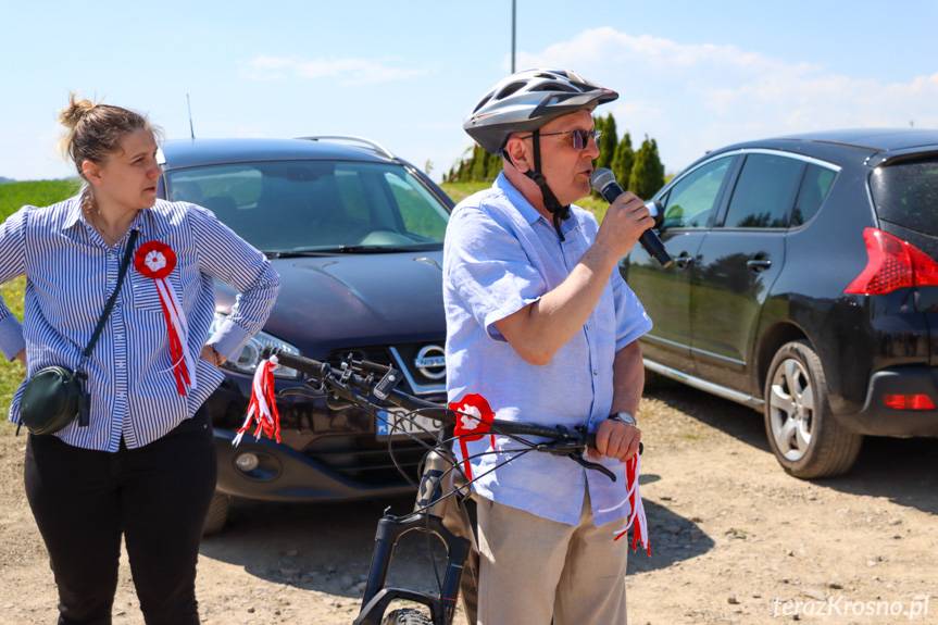 Kotylionowy rajd rowerowy po gminie Miejsce Piastowe [ZDJĘCIA]