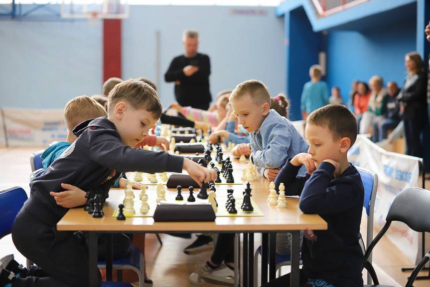 Mali mistrzowie i doświadczeni gracze. Szachowe święto w Jedliczu