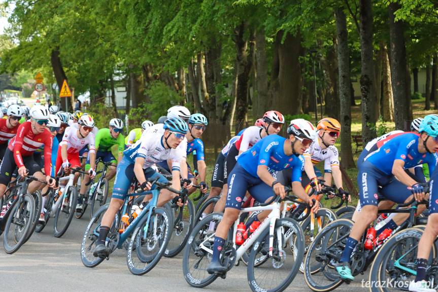 Kolarze przejechali przez Krosno i powiat