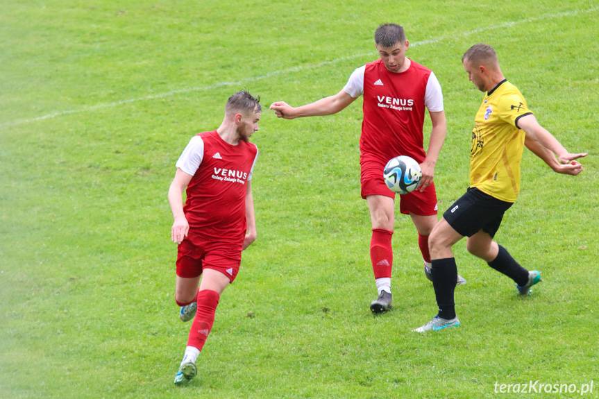 Wisłok Krościenko Wyżne - Karpaty Kimkówka: zwycięstwo lidera i dublet Łukasza Walusa