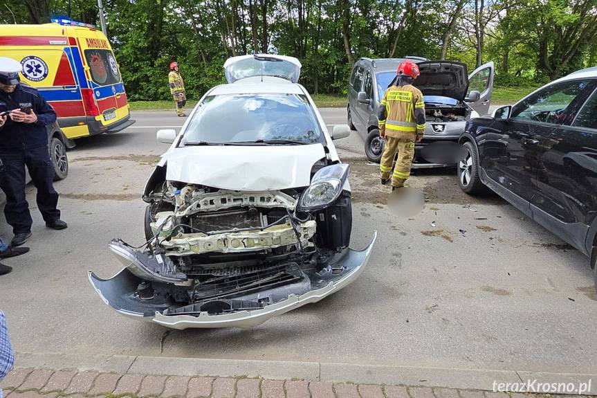 Krosno. Zderzenie trzech samochodów