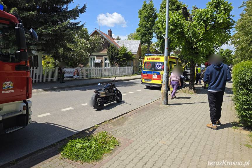 Krosno. Motocyklista zderzył się z osobą na wózku inwalidzkim