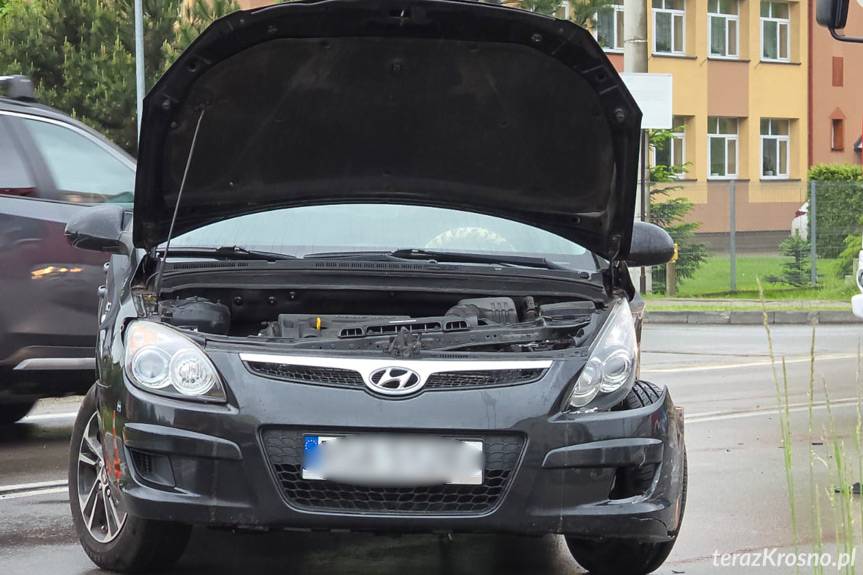 Zderzenie dwóch samochodów w Łężanach