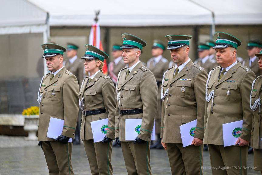 Hołd dla funkcjonariuszy. 34 lata Bieszczadzkiego Oddziału SG