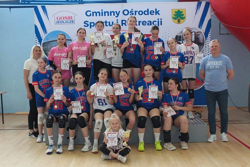 Dzień Dziecka na sportowo. Siatkówka, rowery i łucznictwo pełne emocji