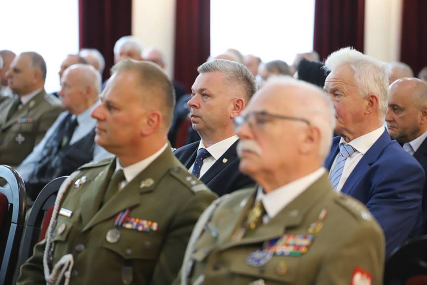 Patron jedlickiej biblioteki uhonorowany stopniem pułkownika