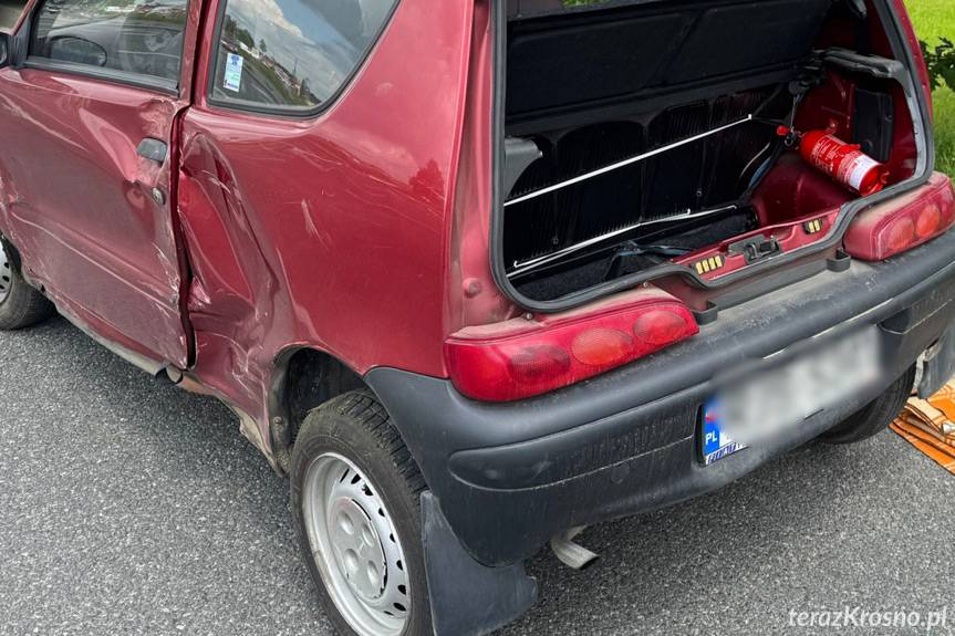 Zderzenie dwóch samochodów w Krośnie