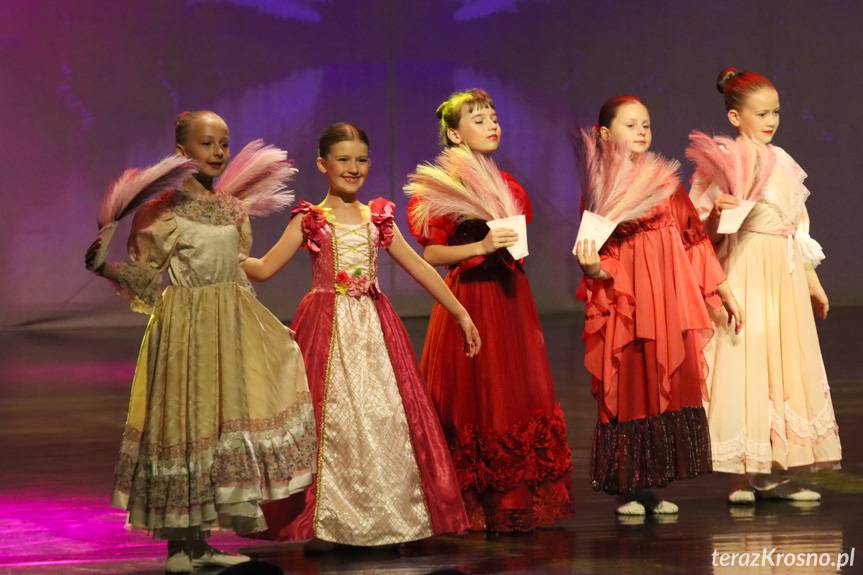 Jezioro łabędzie na scenie RCKP w Krośnie [ZDJĘCIA]