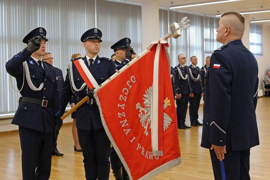 Nowy komendant policji w Krośnie - podinsp. Daniel Lendzio oficjalnie objął stanowisko