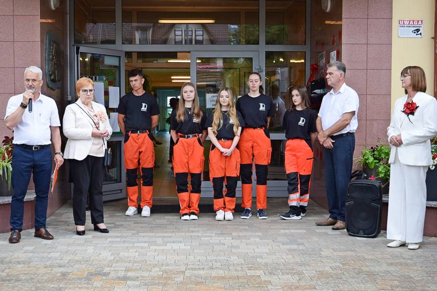 Budynek LO w Rymanowie wyposażony w defibrylator AED