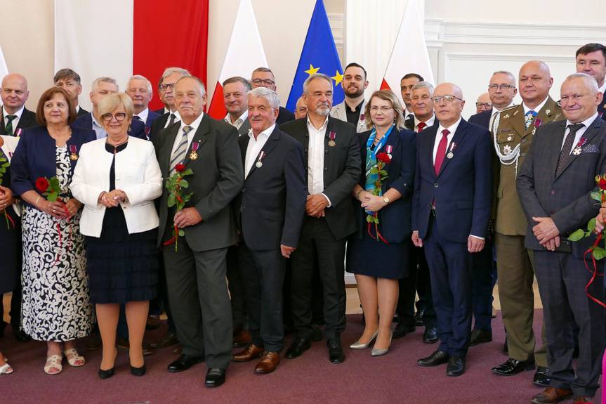 Wiktor Skwara odznaczony za 23 lata pracy na rzecz lokalnej społeczności