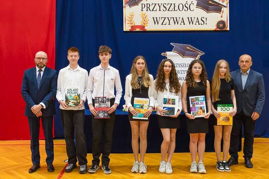 Uczniowie szkół Gminy Rymanów odebrali świadectwa i nagrody
