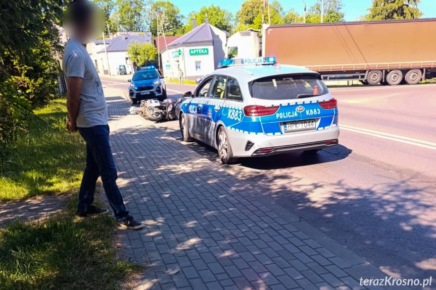 Zderzenie skutera i auta w Nowym Żmigrodzie