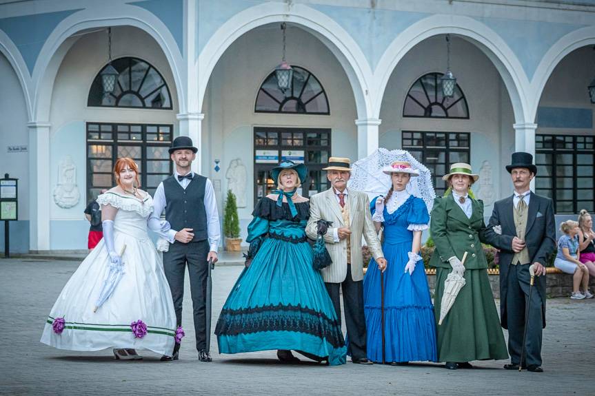 Otwarcie fotoplastikonu w Iwoniczu-Zdroju. Historia ożyła