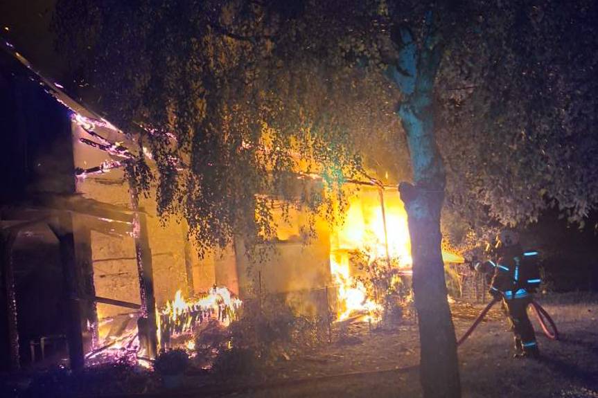 Dom spłonął w kilka chwil. Rodzina z Zyndranowej potrzebuje pomocy