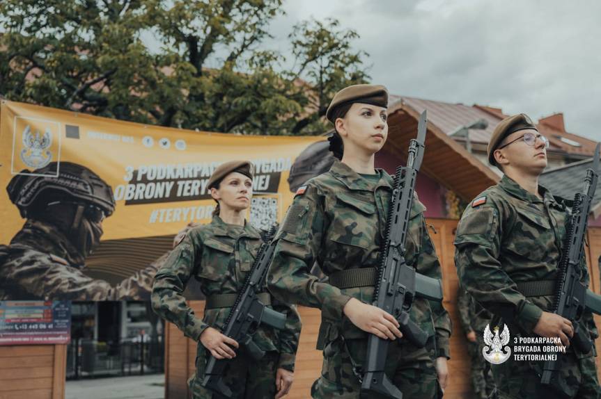 100 ochotników złożyło przysięgę