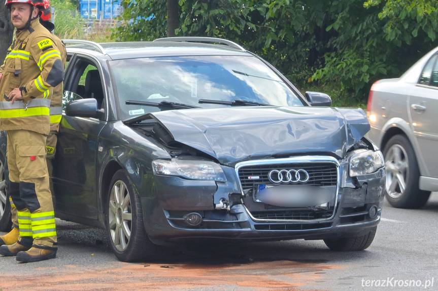 Zderzenie dwóch samochodów na Tysiąclecia