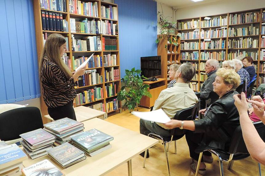 Lato seniorów w bibliotece w Korczynie