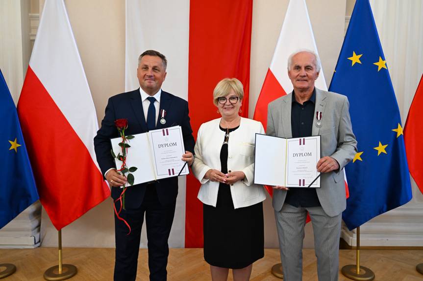 Teresa Kubas-Hul wręczyła odznaczenia państwowe i resortowe