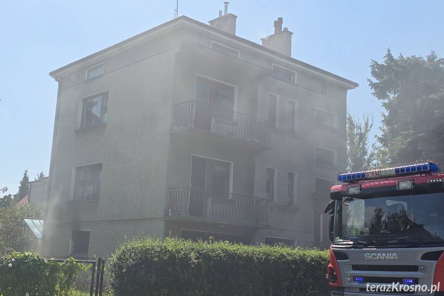 Krosno. Pożar garażu w budynku mieszkalnym