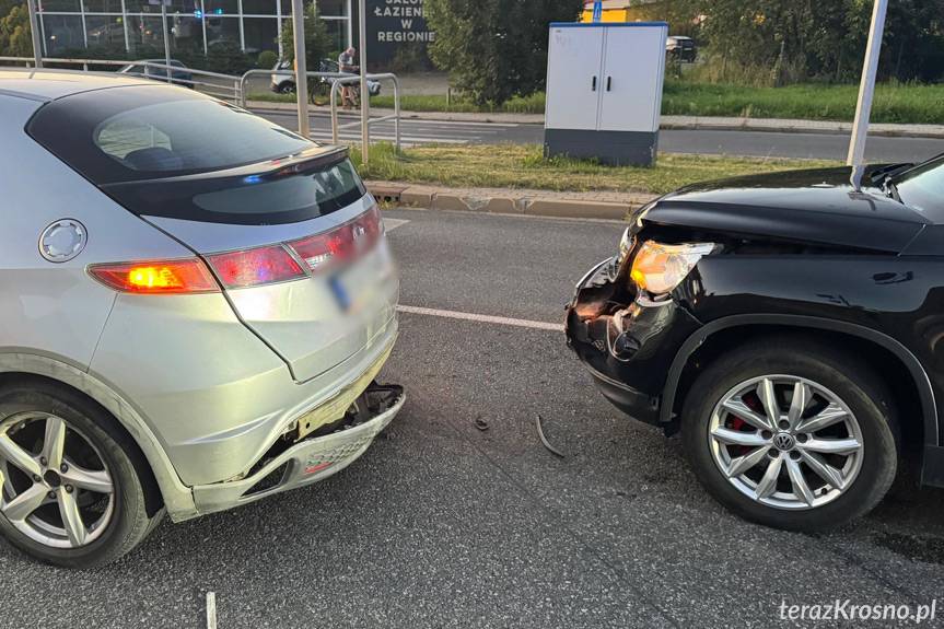 Zderzenie hondy z volkswagenem