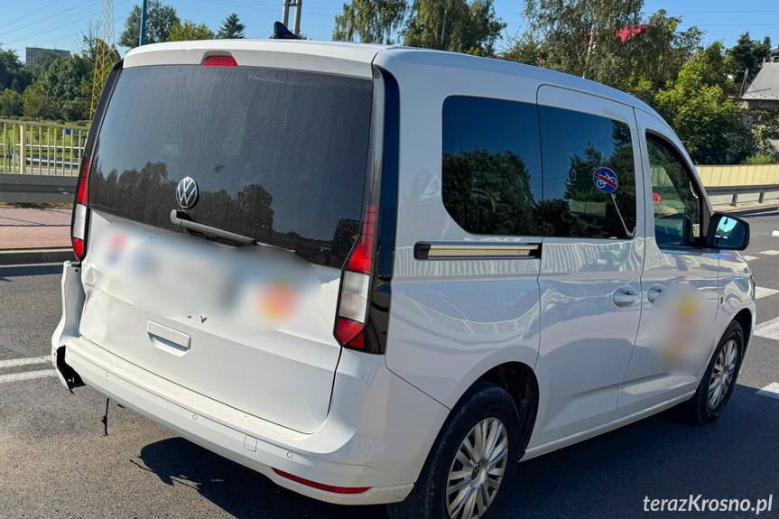 Motocyklista uderzył w tył auta na Moście Białobrzeskim