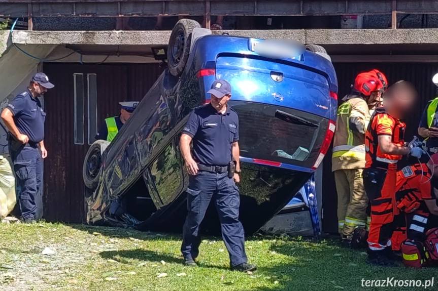 Dachowanie samochodu w Korczynie