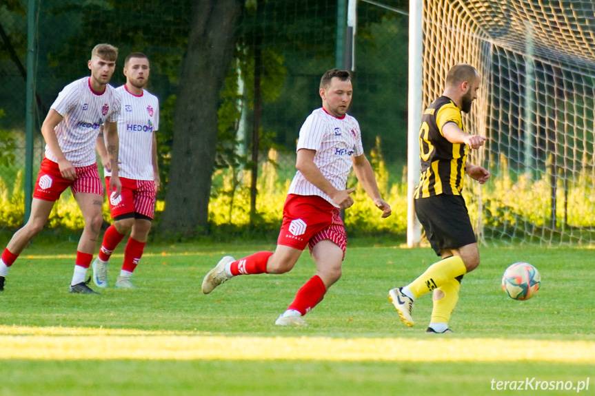 Emocje w derbach. Lubatówka pokonała Lubatową 1:0 [ZDJĘCIA]