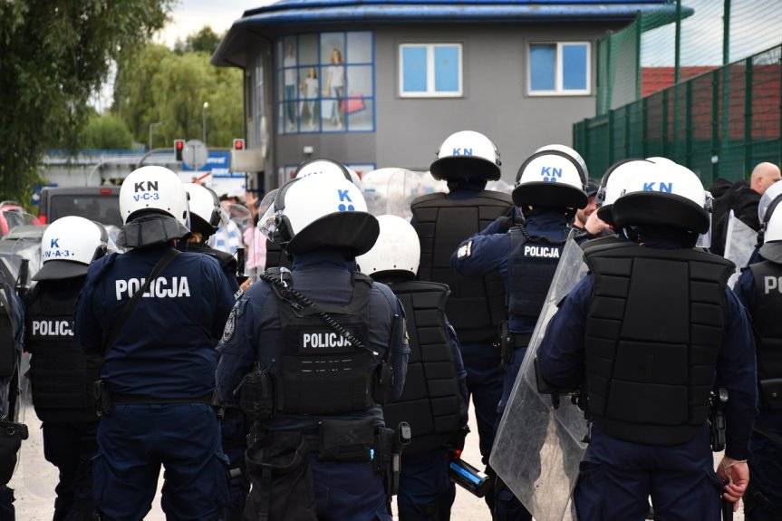 Zabezpieczenie derbów w Jaśle z udziałem policjantów z Krosna